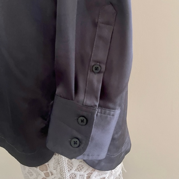 Banana Republic blouse zize S runs bigger like M good condition - Picture 9 of 13